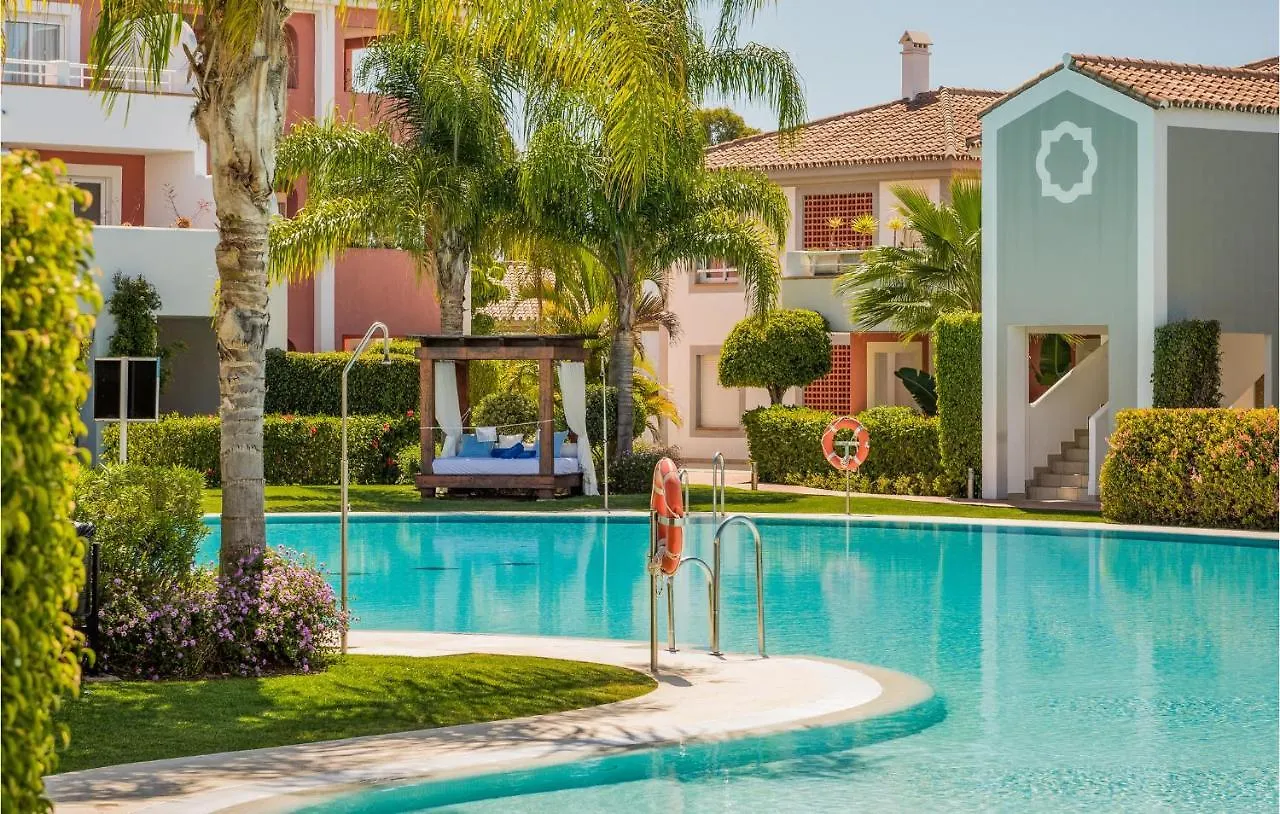 Beautiful Apartment In Estepona With Kitchen 0*,