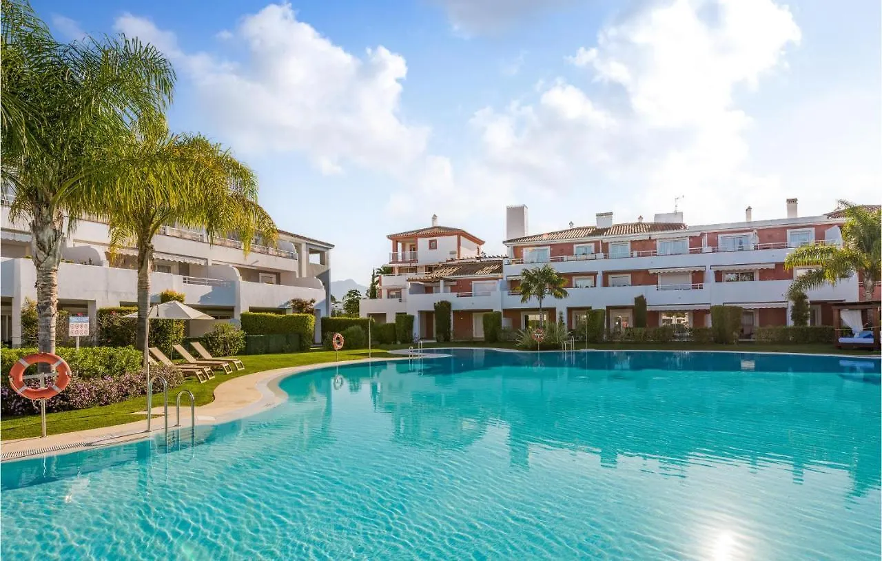 Beautiful Apartment In Estepona With Kitchen