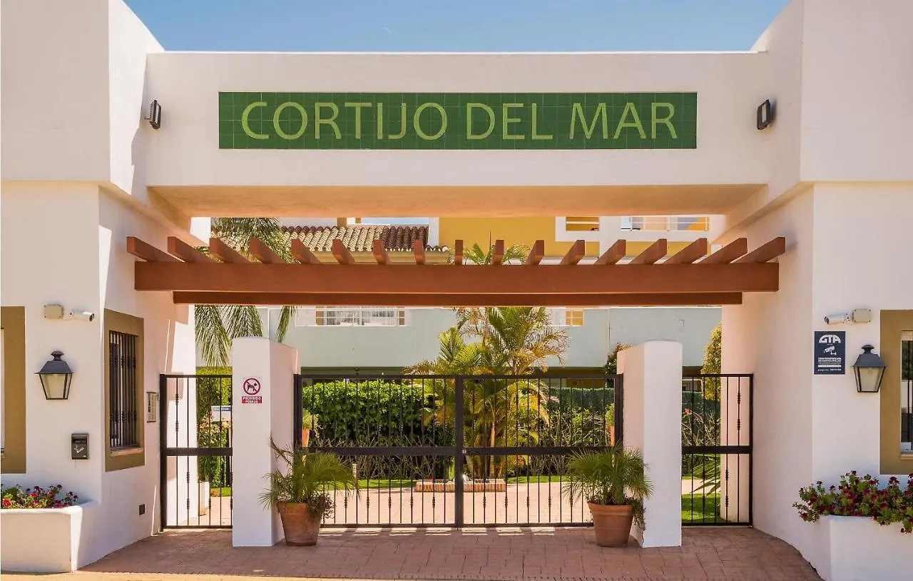 Beautiful Apartment In Estepona With Kitchen