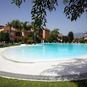  Apartment Entre Marbella Y